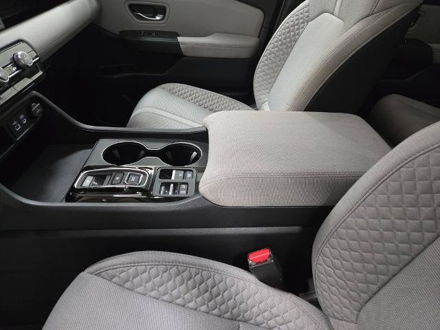 Used 2023 Honda Pilot LX image 14