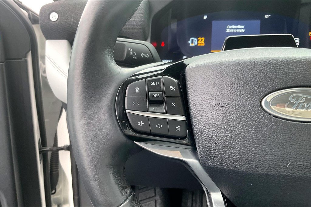 Certified 2025 Ford Explorer Platinum w/ Ultimate Package AWD/4WD image 17