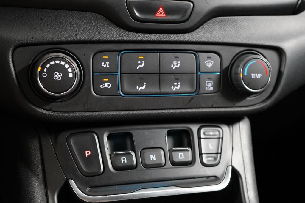 Used 2018 GMC Terrain SLE FWD image 17