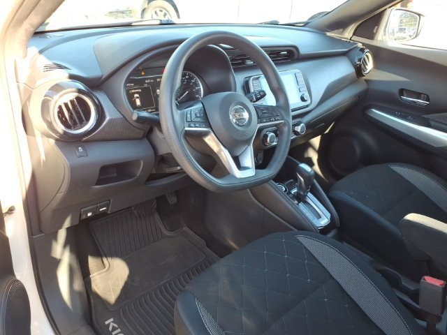 Used 2018 Nissan Kicks SV FWD image 19