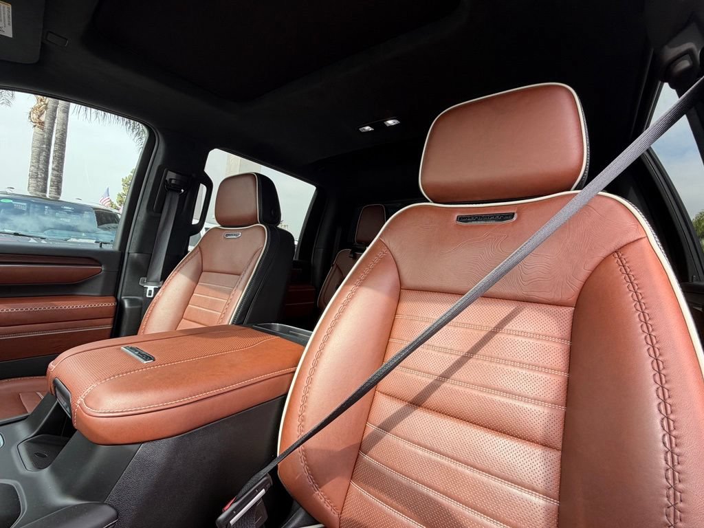 Used 2024 GMC Sierra 3500 Denali Ultimate AWD/4WD image 24