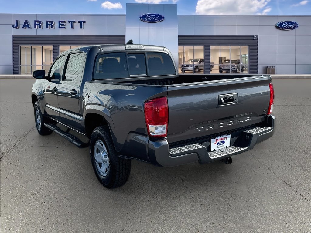Used 2017 Toyota Tacoma SR RWD image 5