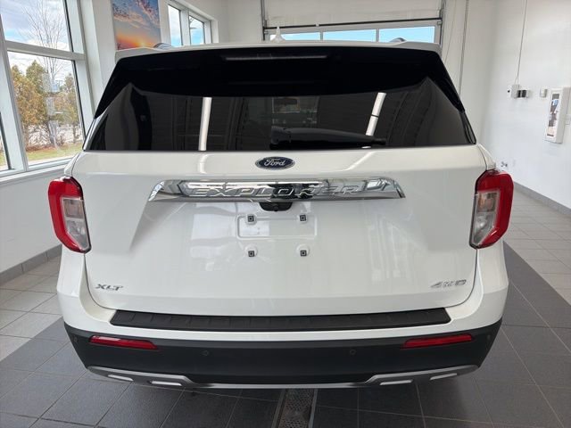 Certified 2022 Ford Explorer XLT w/ Equipment Group 202A image 4