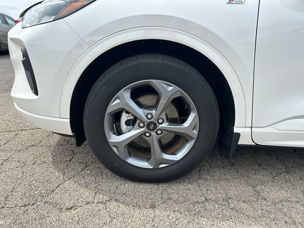 Certified 2024 Ford Escape ST-Line w/ Equipment Group 301A FWD image 13