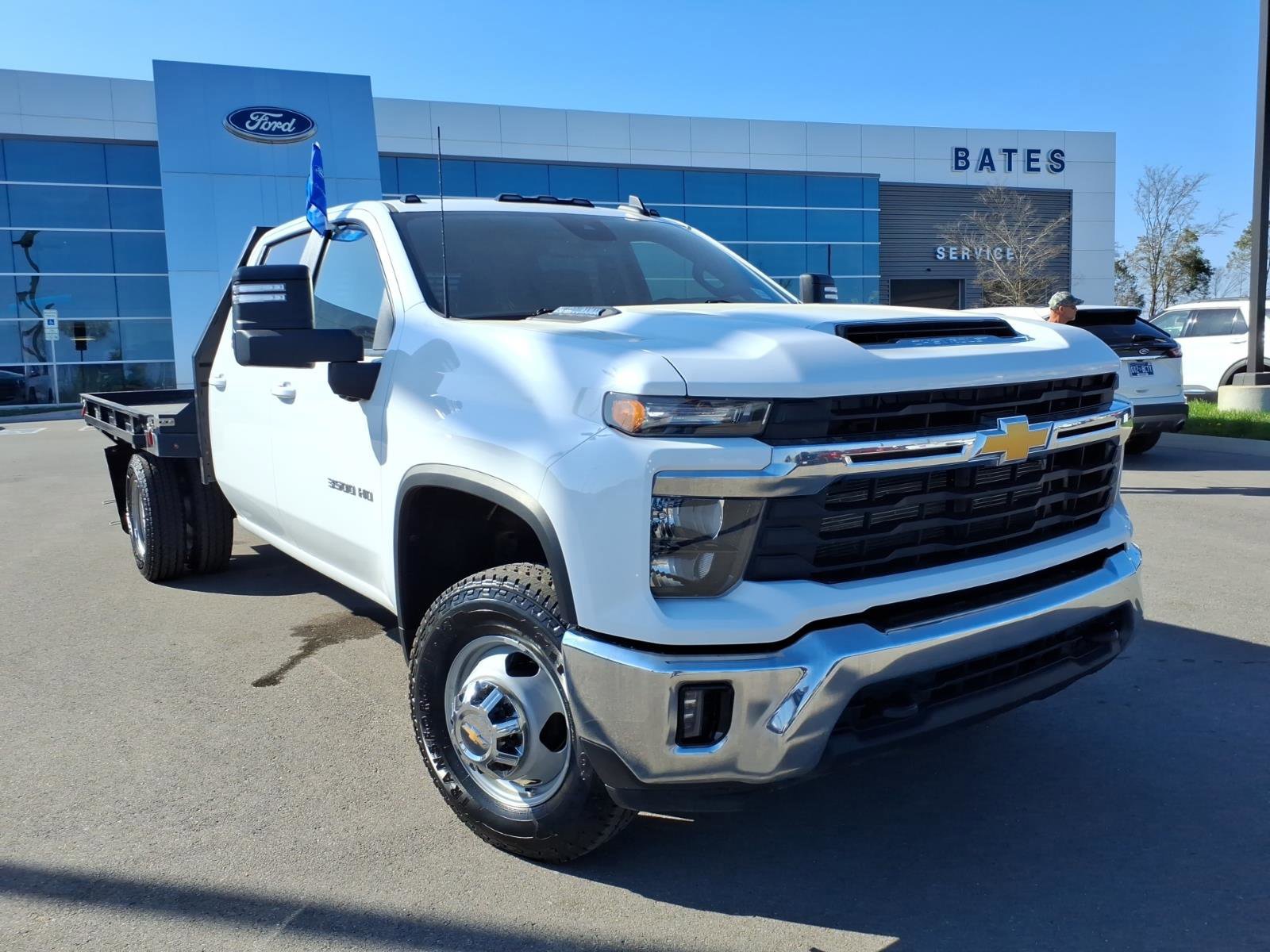 Used 2024 Chevrolet Silverado 3500 LT w/ Convenience Package image 7
