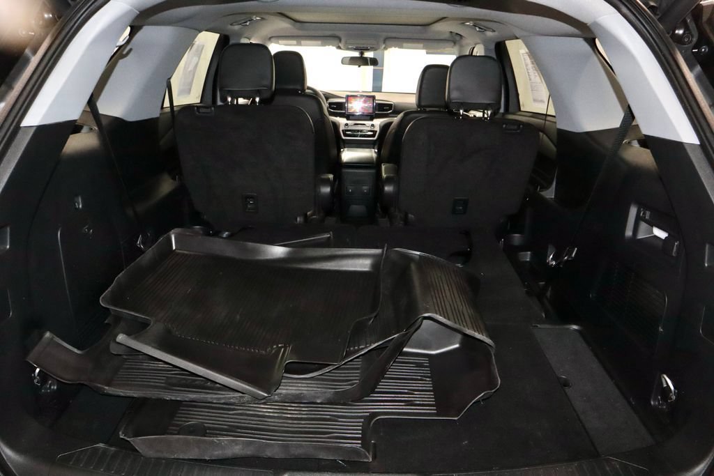 Certified 2023 Ford Explorer XLT w/ Equipment Group 202A AWD/4WD image 23
