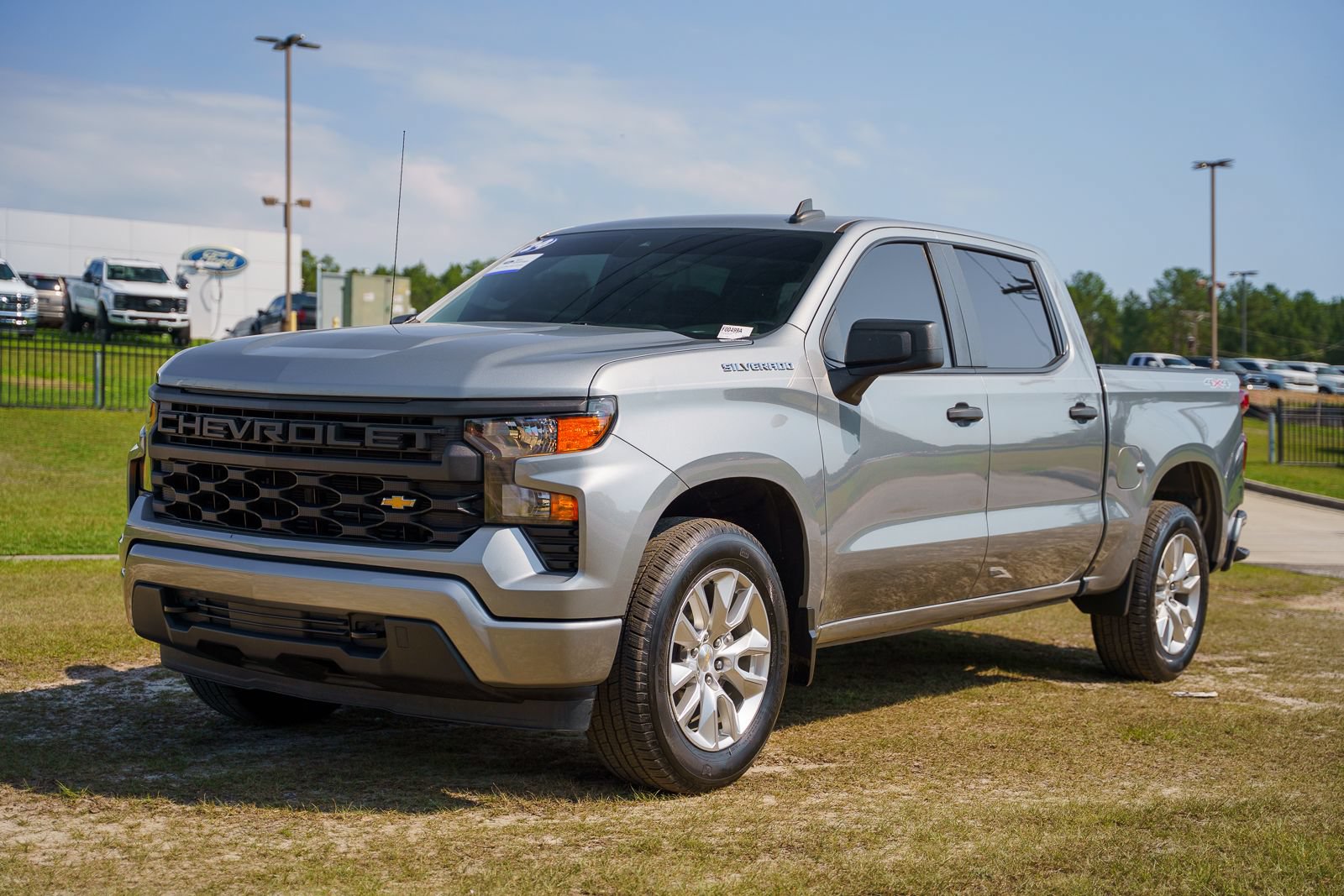 Used 2024 Chevrolet Silverado 1500 Custom AWD/4WD image 3