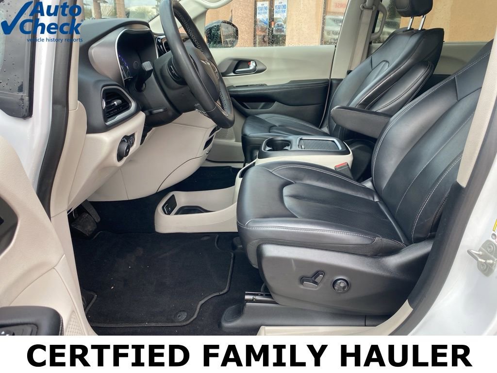 Used 2024 Chrysler Pacifica Touring-L image 27