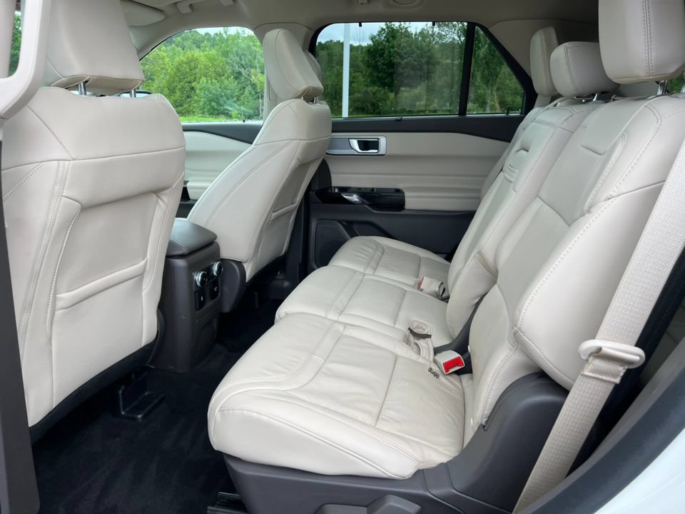 Certified 2023 Ford Explorer Platinum w/ Equipment Group 601A AWD/4WD image 4