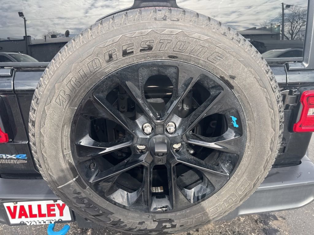 Used 2023 Jeep Wrangler Unlimited Sahara w/ Cold Weather Group image 44