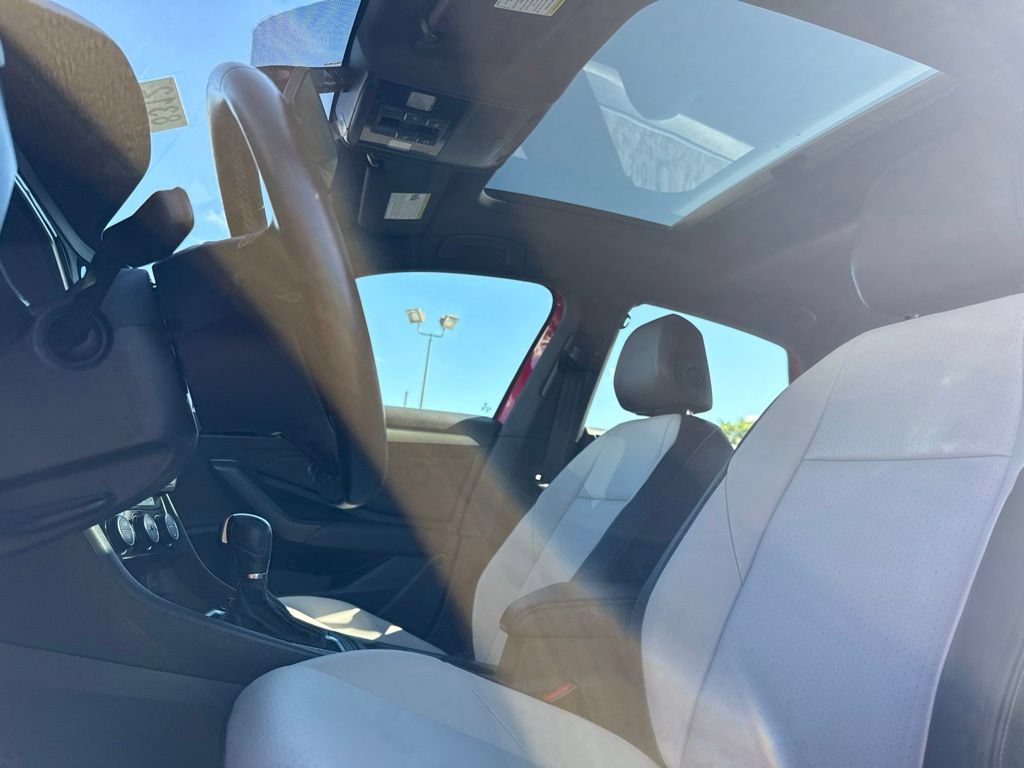 Used 2019 Volkswagen Jetta R-Line w/ R-Line Cold Weather Package FWD image 17