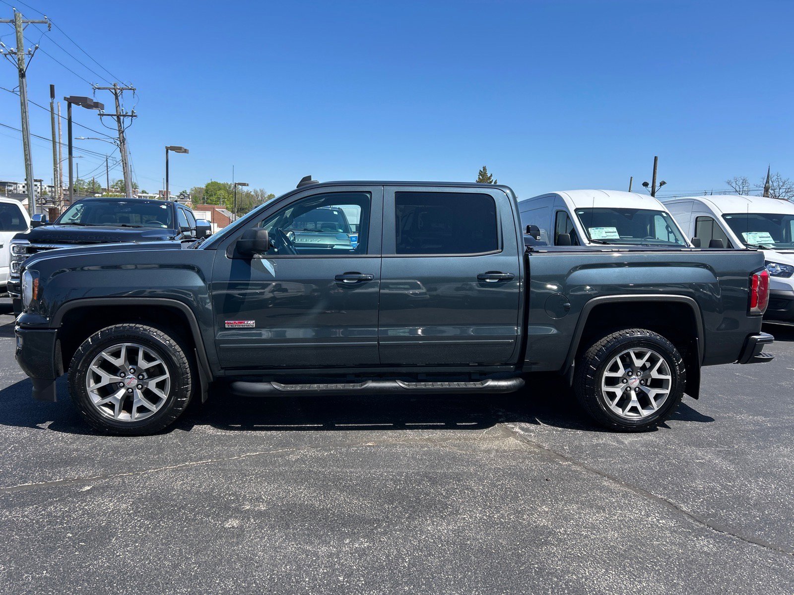 Used 2017 GMC Sierra 1500 SLT AWD/4WD image 4