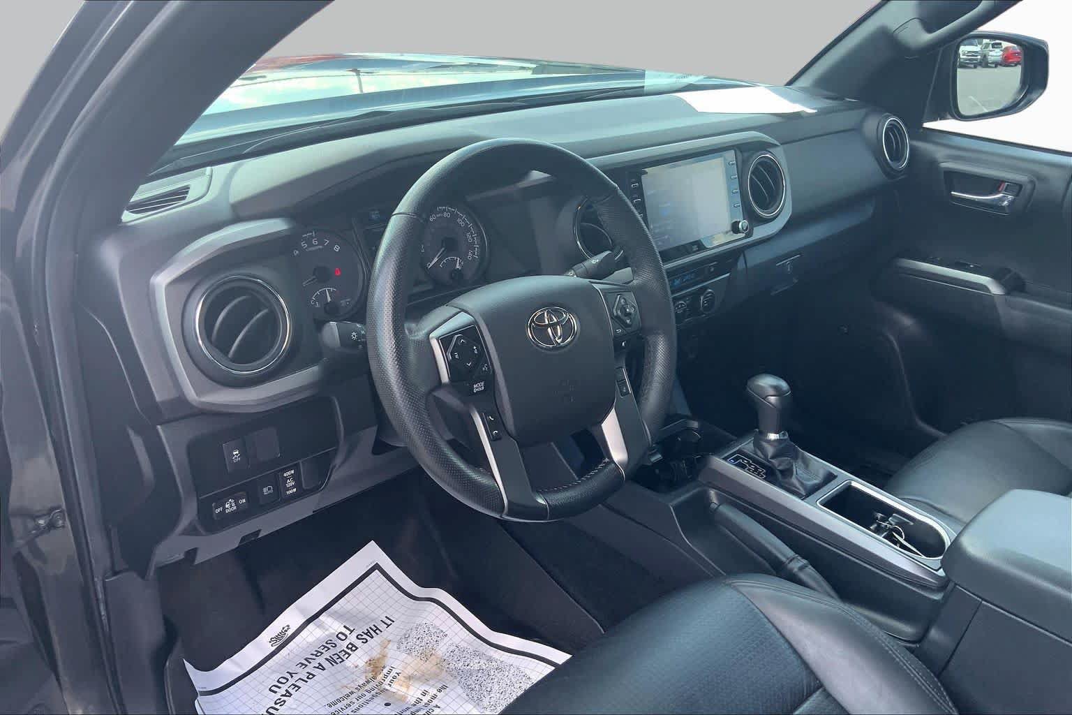 Used 2023 Toyota Tacoma TRD Off-Road w/ TRD Premium Off Road Package AWD/4WD image 17