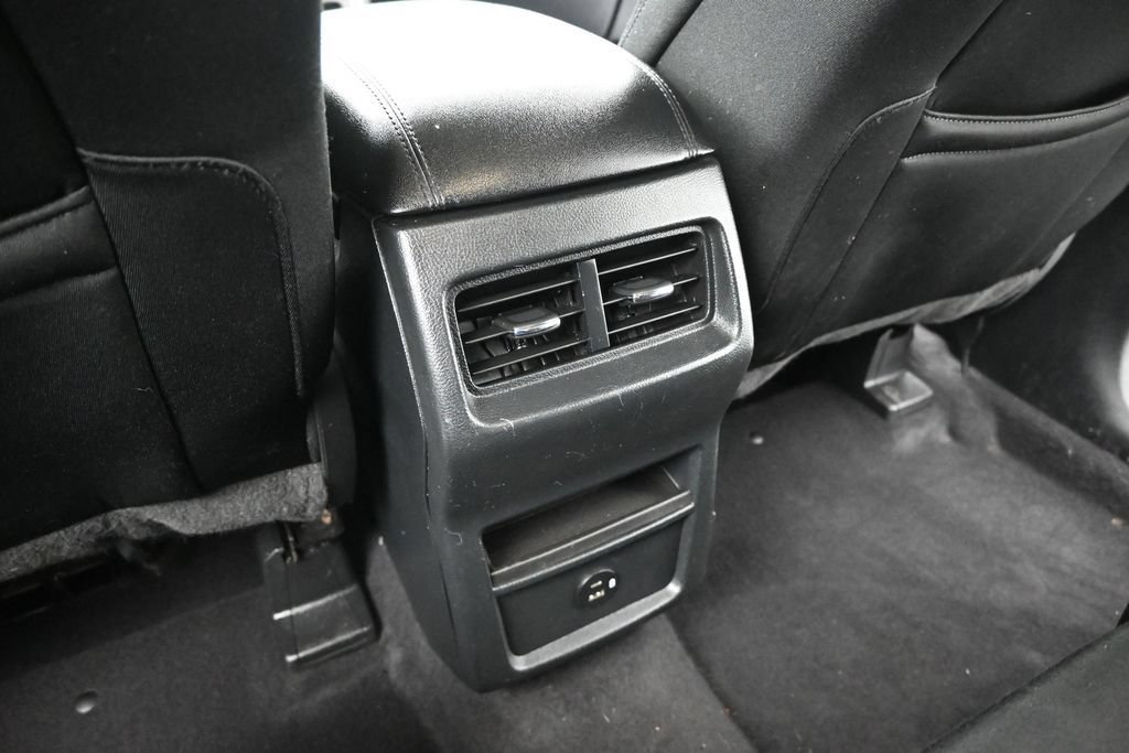 Certified 2022 Ford Edge SE w/ Black Appearance Package AWD/4WD image 19