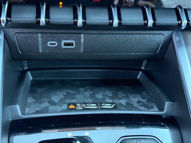 Used 2025 Chevrolet Colorado ZR2 w/ Technology Package AWD/4WD image 33