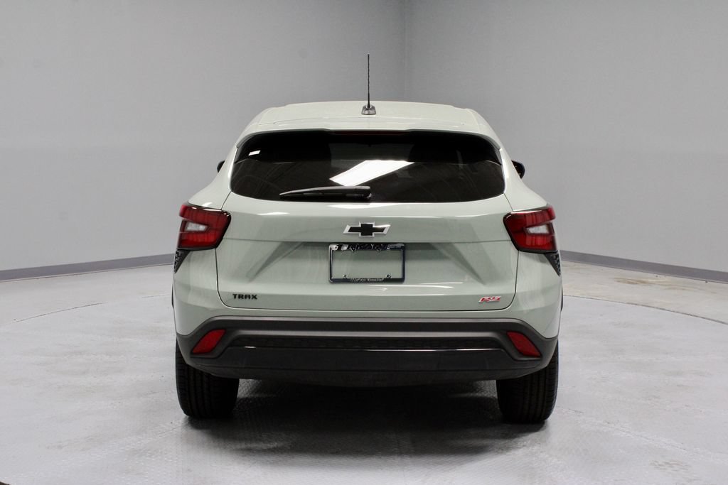 Used 2024 Chevrolet Trax RS w/ Driver Confidence Package FWD image 11