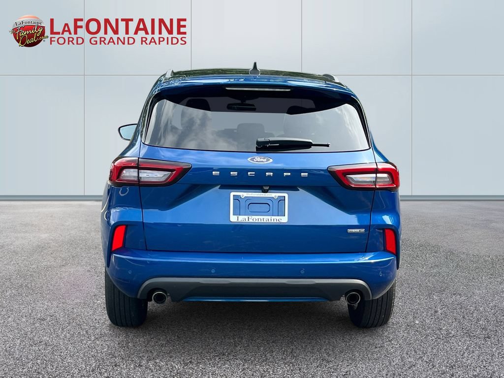 Certified 2023 Ford Escape ST-Line Select w/ Tech Pack #1 AWD/4WD image 6