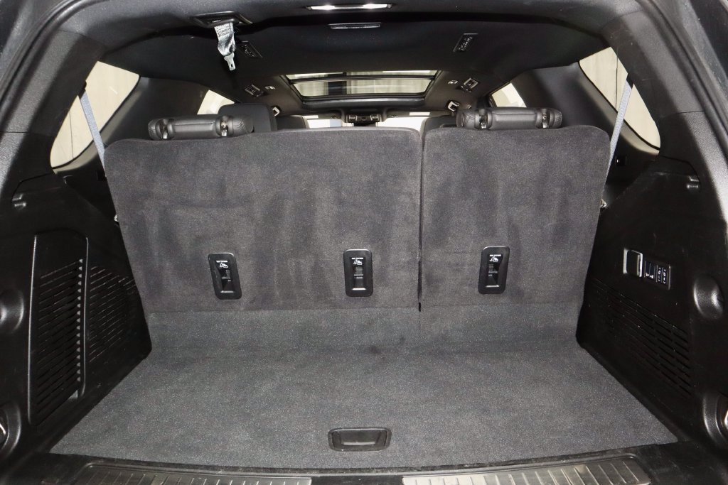 Used 2024 Chevrolet Tahoe Z71 w/ Luxury Package AWD/4WD image 13
