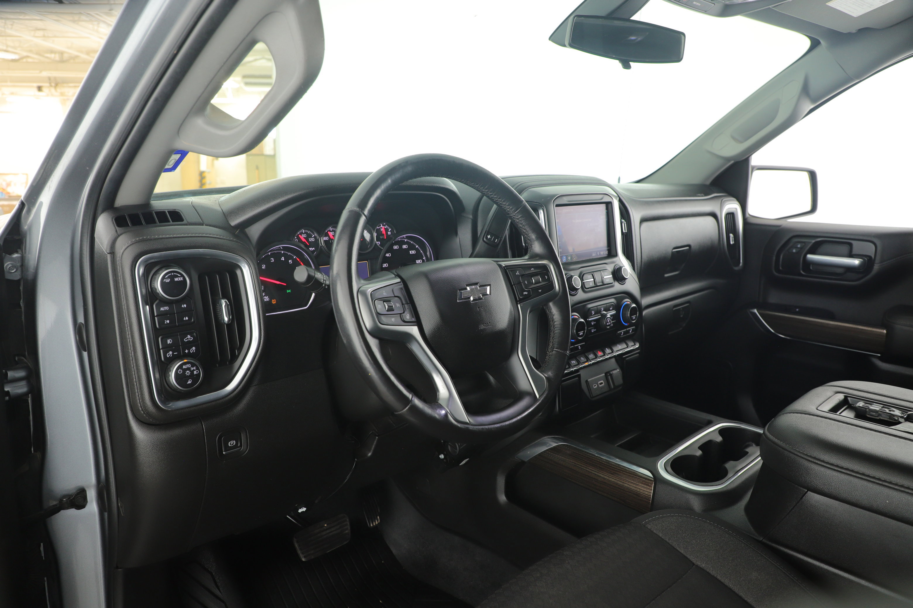 Used 2022 Chevrolet Silverado 1500 LT Trail Boss w/ Safety Package image 21