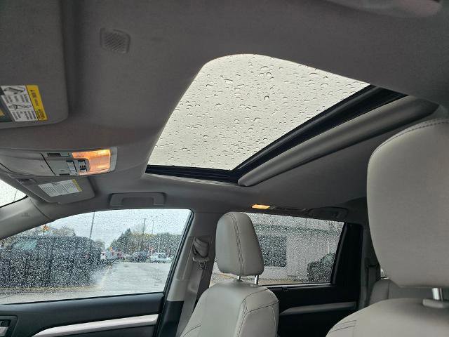 Used 2019 Toyota Highlander XLE AWD/4WD image 13