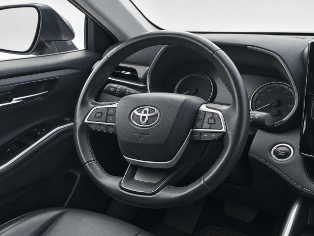 Used 2024 Toyota Highlander XLE AWD/4WD image 24