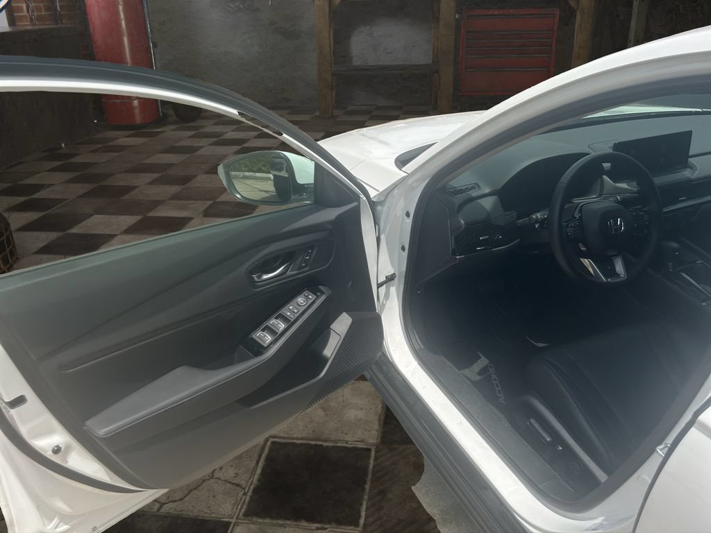 Used 2025 Honda Accord Touring image 17
