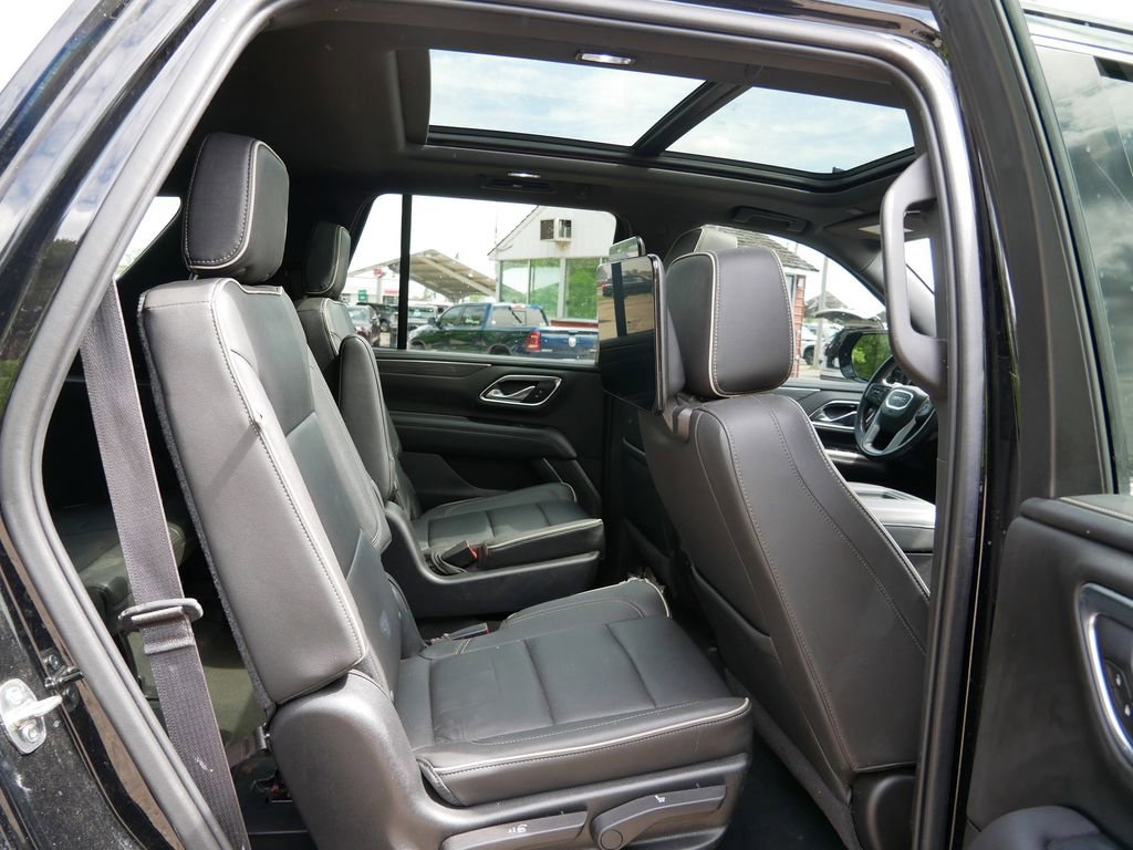 Used 2021 GMC Yukon SLT w/ SLT Premium Package AWD/4WD image 7