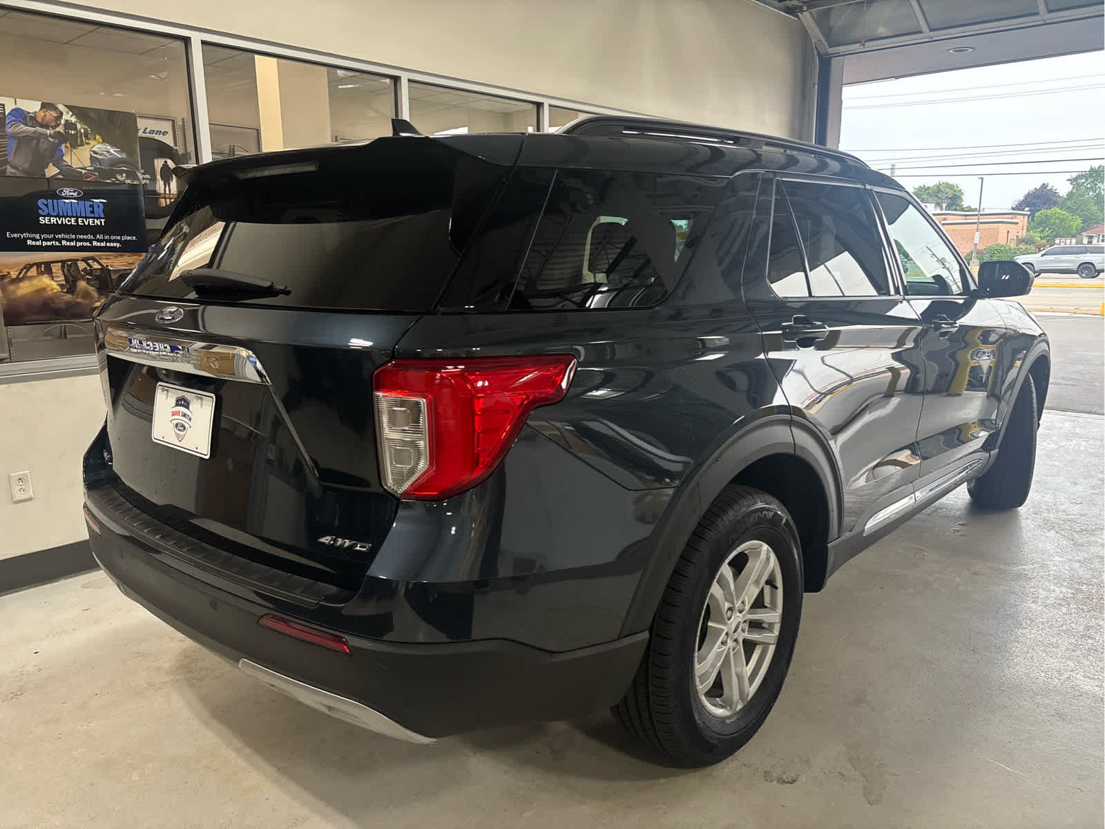 Certified 2024 Ford Explorer XLT w/ Equipment Group 202A AWD/4WD image 10