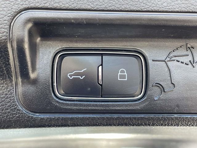 Certified 2021 Ford Explorer XLT w/ Equipment Group 202A RWD image 9