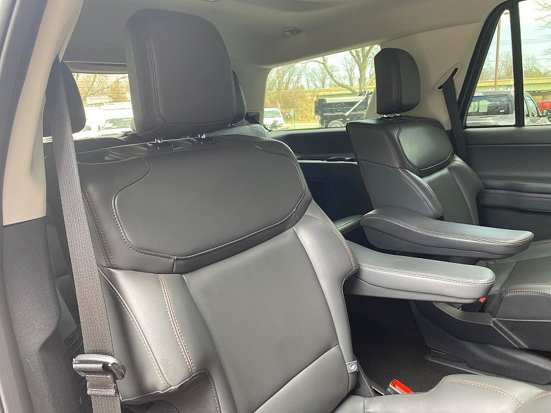 Certified 2025 Ford Expedition Active AWD/4WD image 39