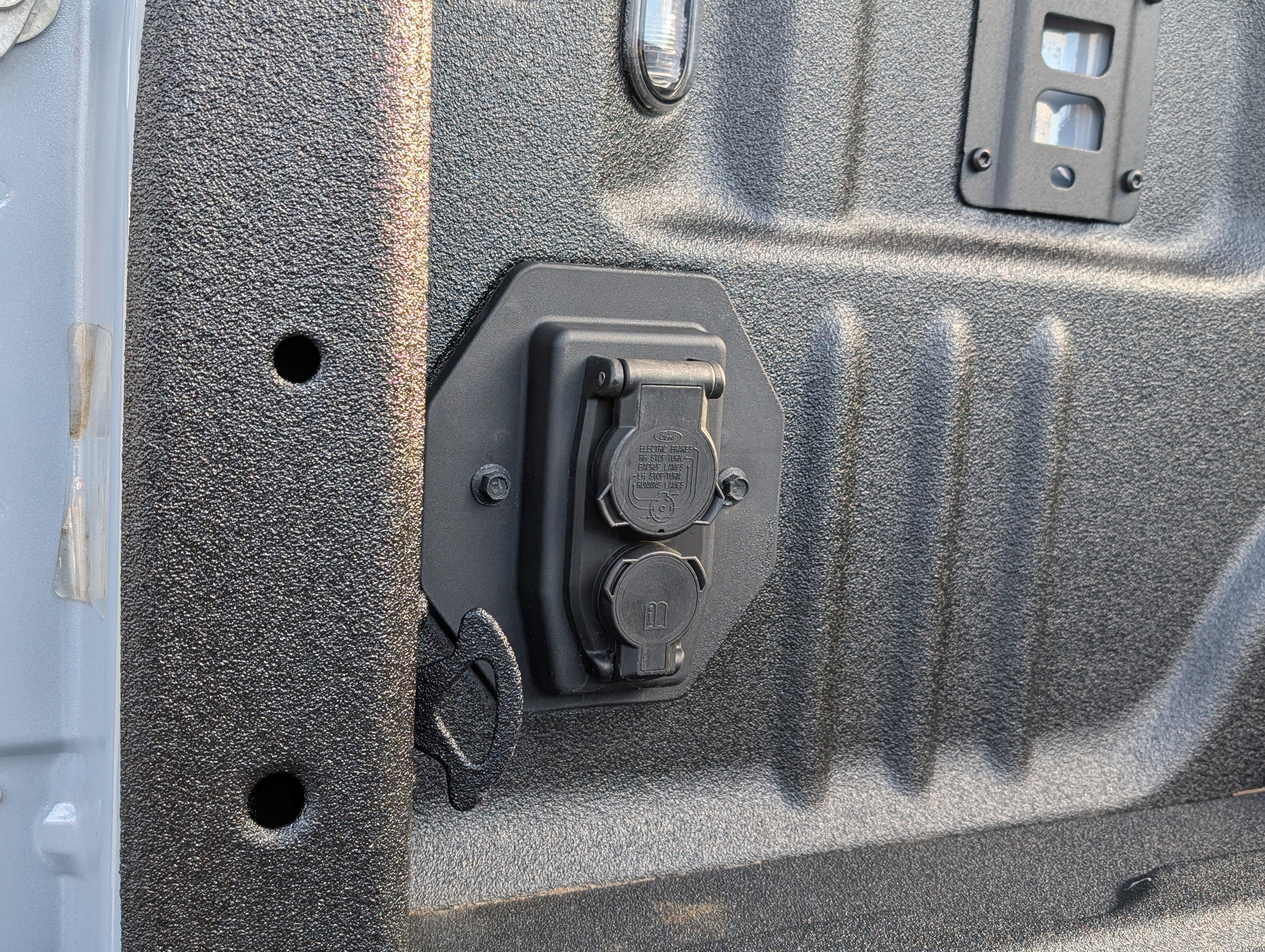 Certified 2024 Ford F250 Limited w/ FX4 Off-Road Package image 19