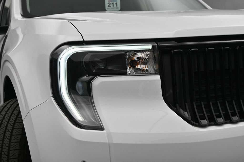 Certified 2025 Ford Maverick Lobo AWD/4WD image 7
