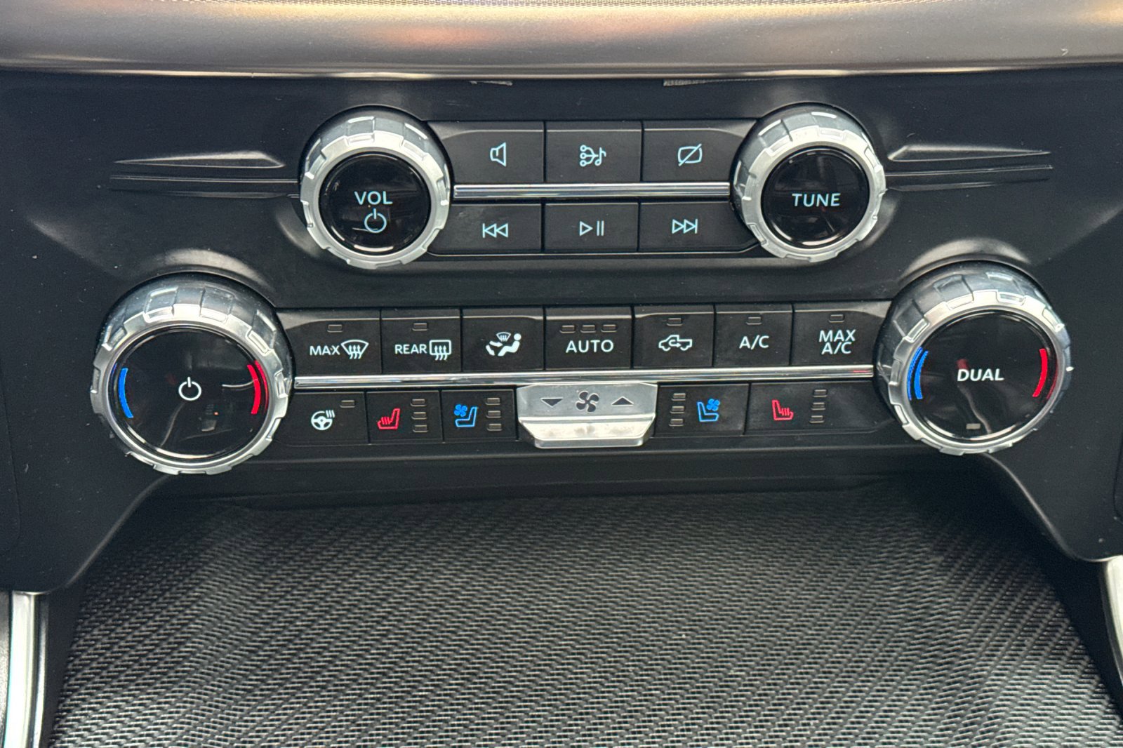 Certified 2023 Ford F150 Raptor w/ Raptor 37 Performance Package image 20