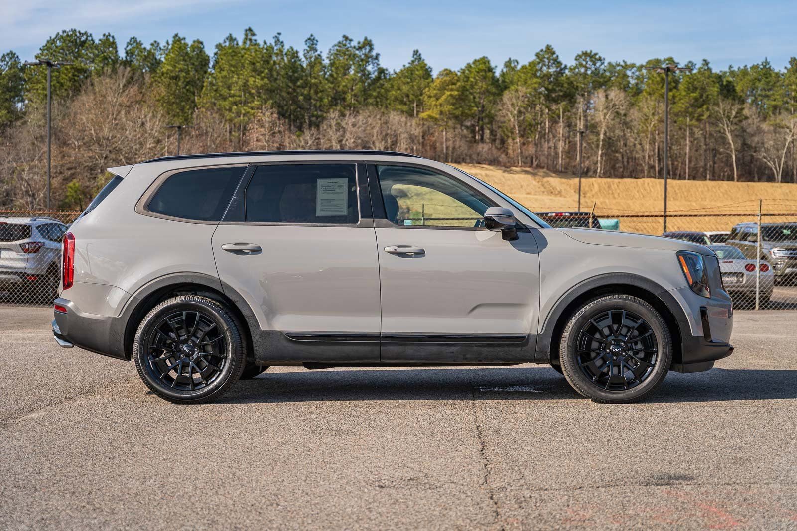 Used 2022 Kia Telluride SX w/ SX Prestige Package image 6