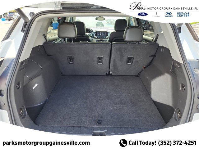 Used 2023 GMC Terrain SLT image 8