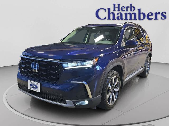 Used 2025 Honda Pilot Touring image 11