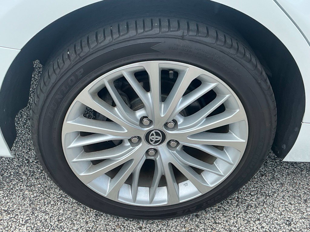 Used 2020 Toyota Camry XLE FWD image 23