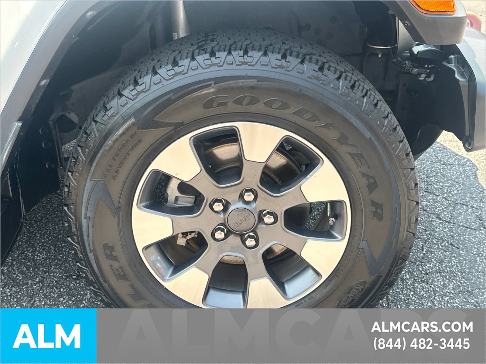 Used 2023 Jeep Wrangler Unlimited Sahara AWD/4WD image 14