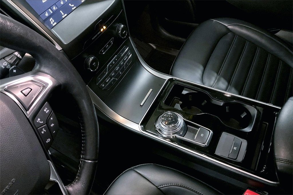 Certified 2019 Ford Edge SEL w/ Equipment Group 201A image 16