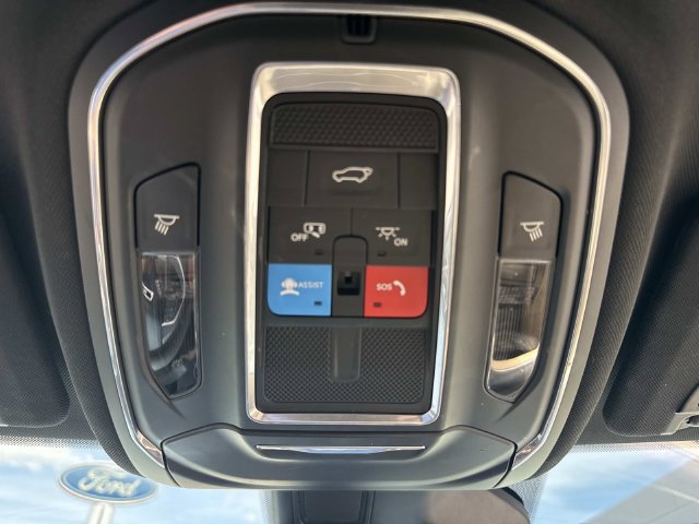 Used 2023 Jeep Grand Cherokee L Limited w/ Luxury Tech Group II RWD image 22