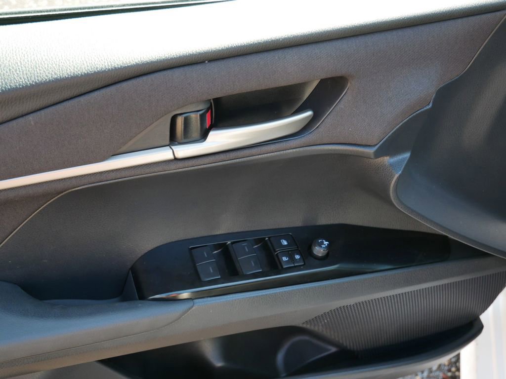 Used 2025 Toyota Camry LE image 16