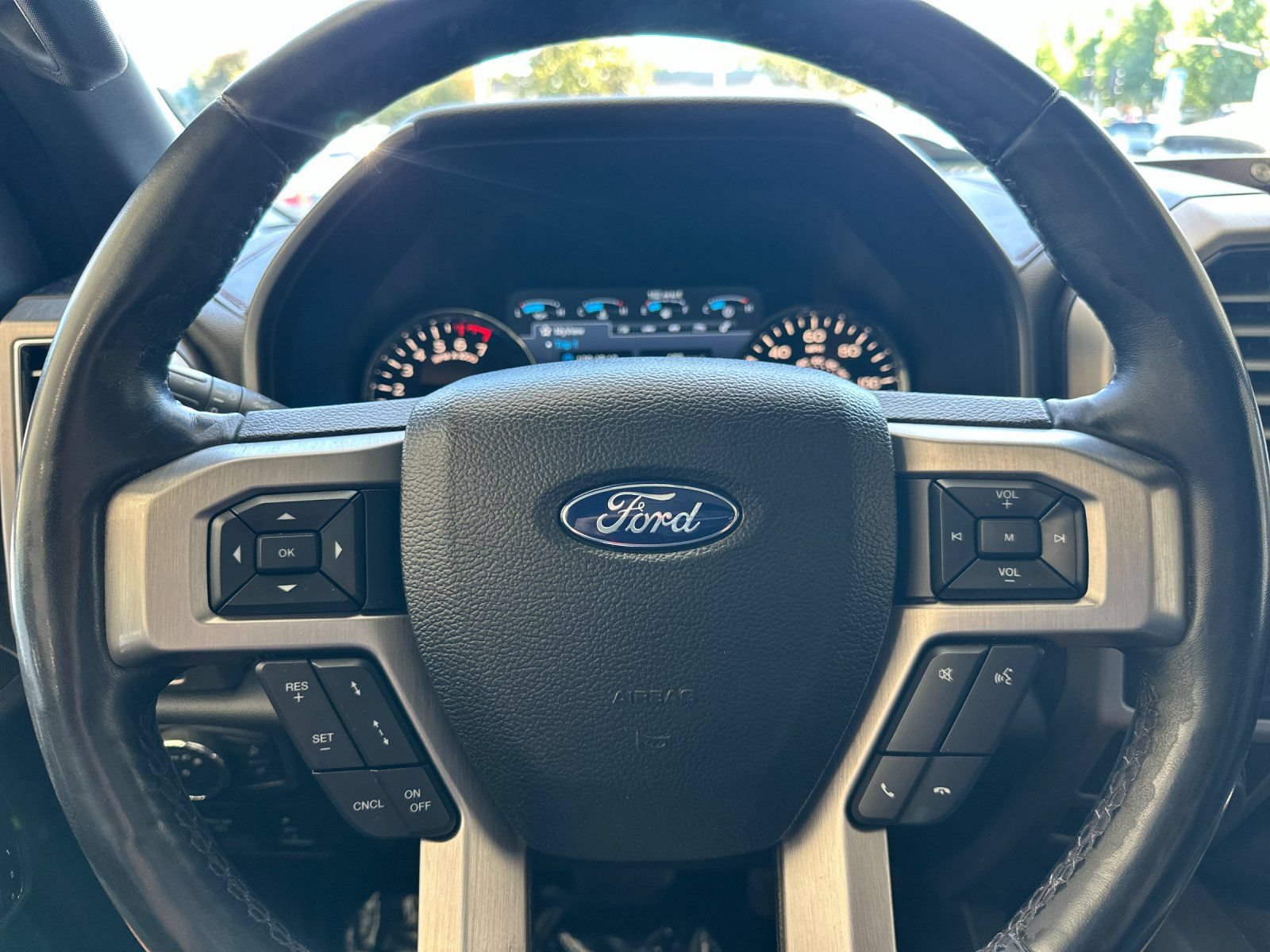 Certified 2018 Ford F150 Platinum w/ Equipment Group 701A Luxury AWD/4WD image 22