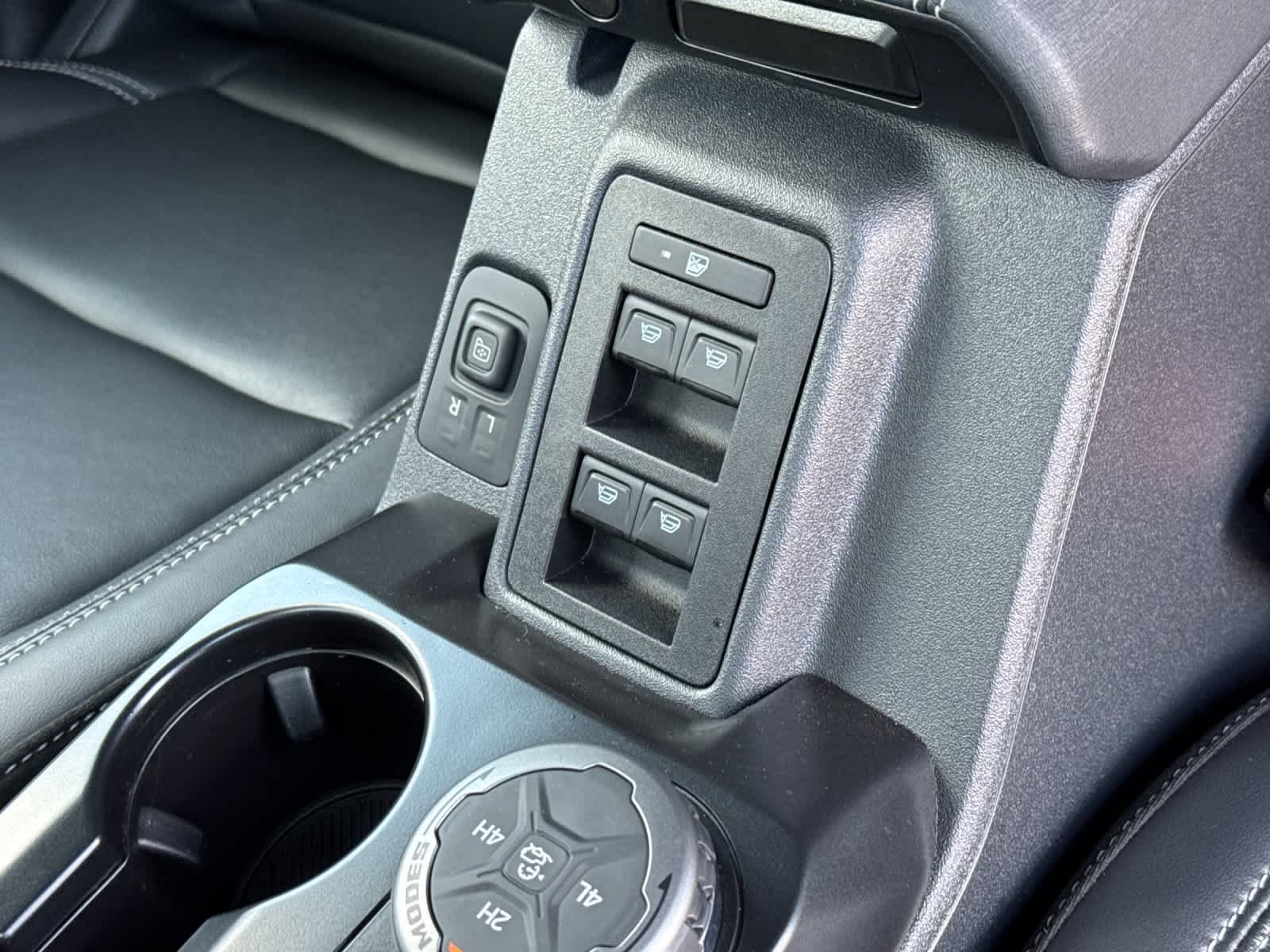Certified 2025 Ford Bronco Outer Banks AWD/4WD image 13