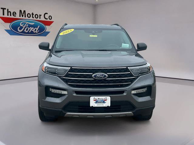 Certified 2023 Ford Explorer XLT w/ Equipment Group 202A AWD/4WD image 2