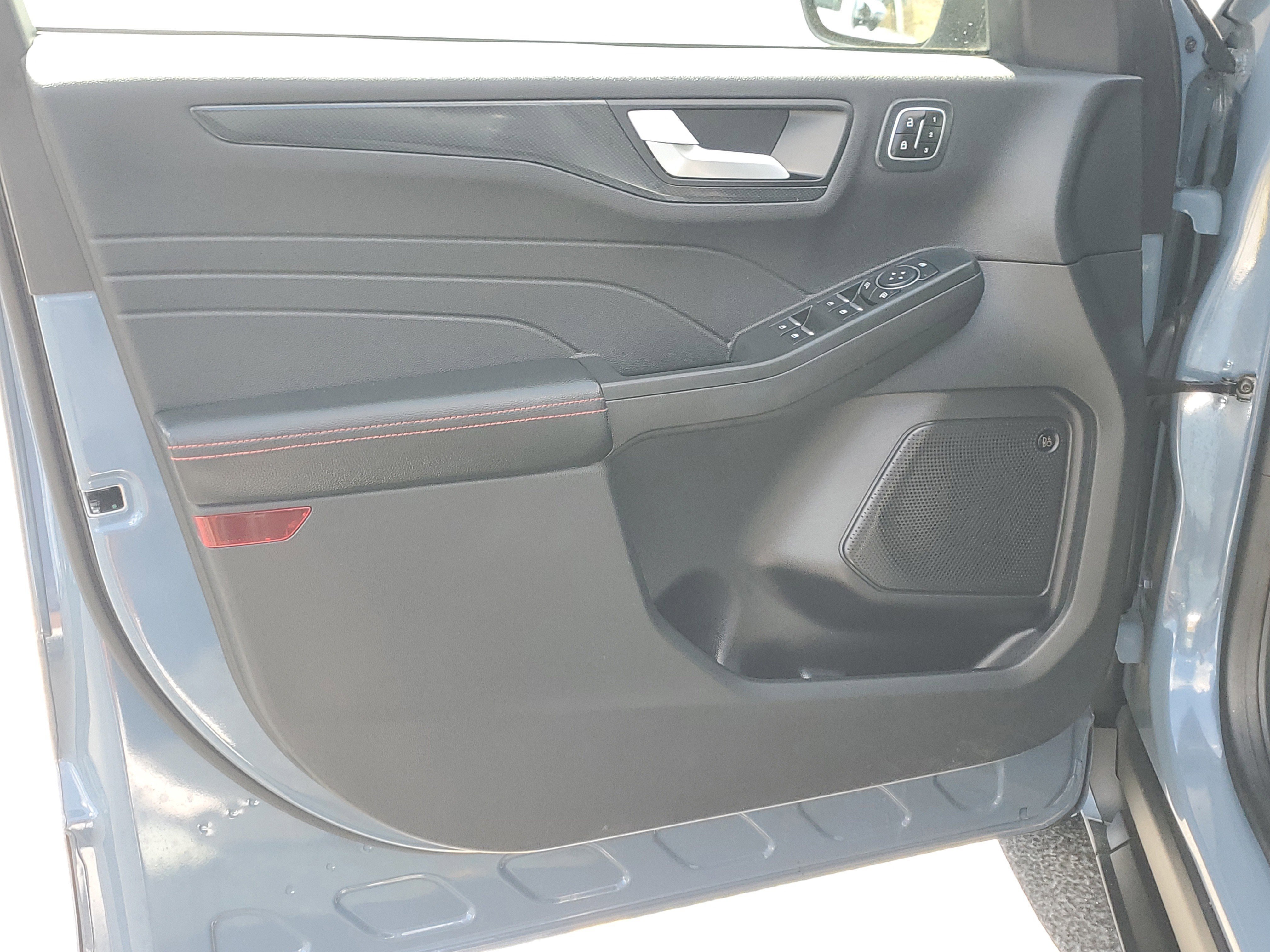 Certified 2023 Ford Escape ST-Line Elite w/ Premium Technology Package image 17