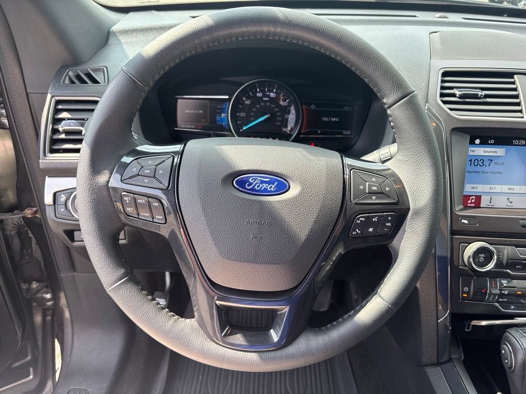 Certified 2018 Ford Explorer XLT w/ Equipment Group 202A AWD/4WD image 13