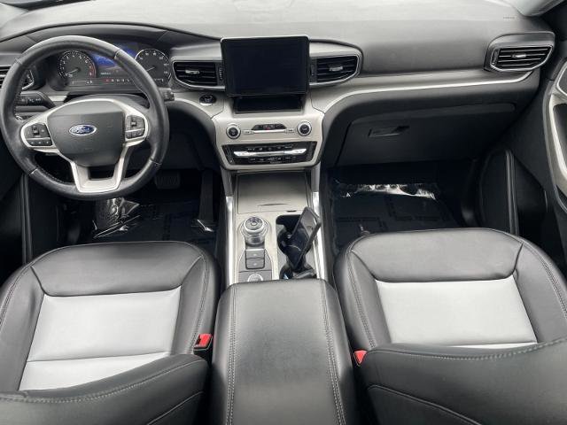 Certified 2022 Ford Explorer XLT w/ Equipment Group 202A image 3