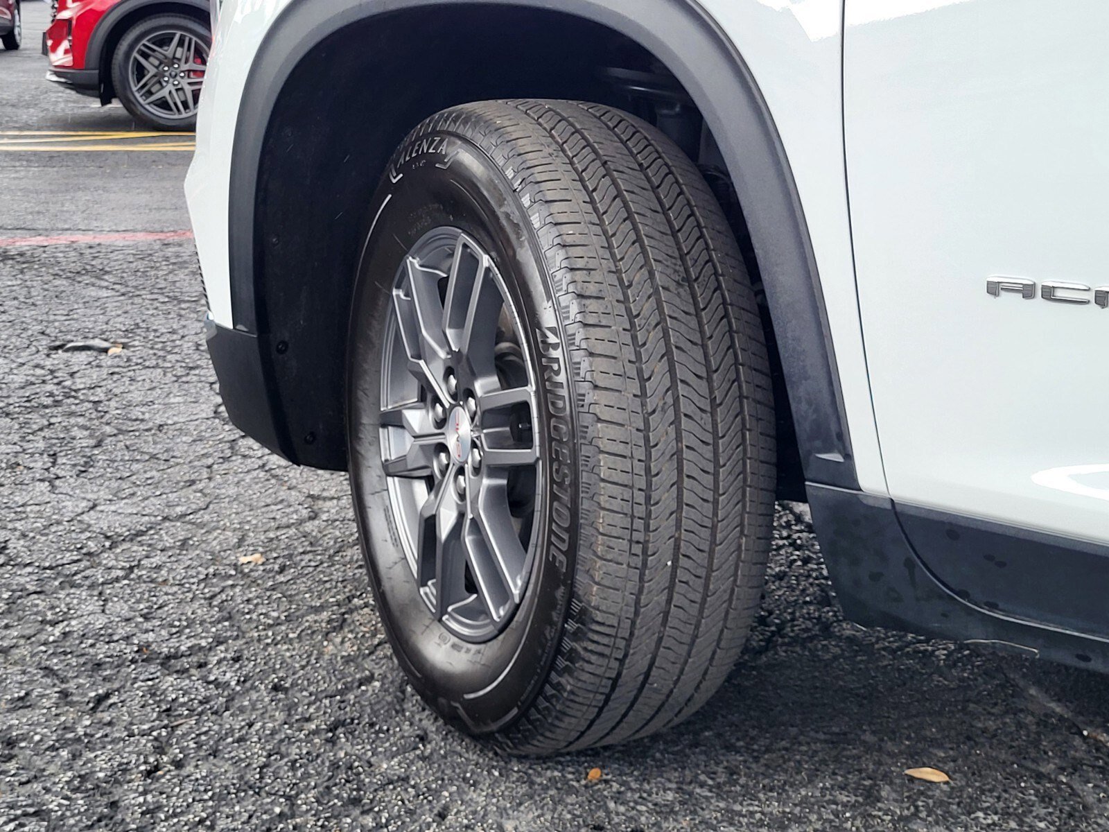 Used 2025 GMC Acadia Elevation FWD image 31