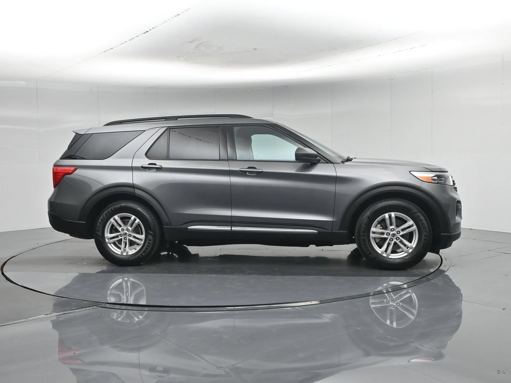 Certified 2021 Ford Explorer XLT RWD image 32