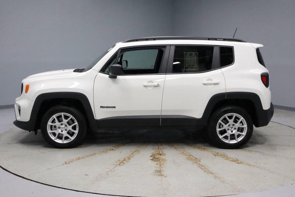 Used 2023 Jeep Renegade Latitude w/ Sun & Fun Group image 2